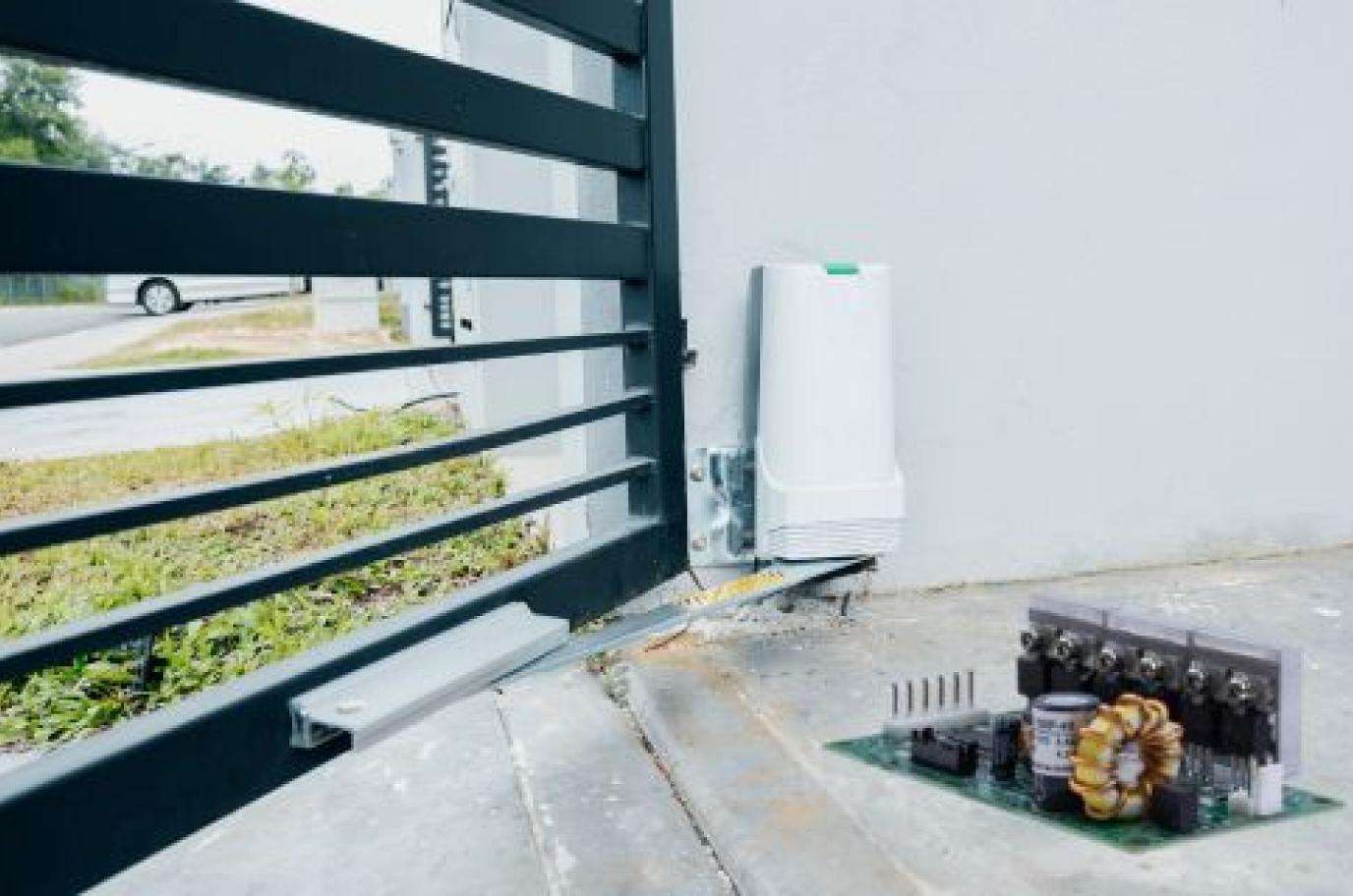 Variable frequency drive for gate and door openers